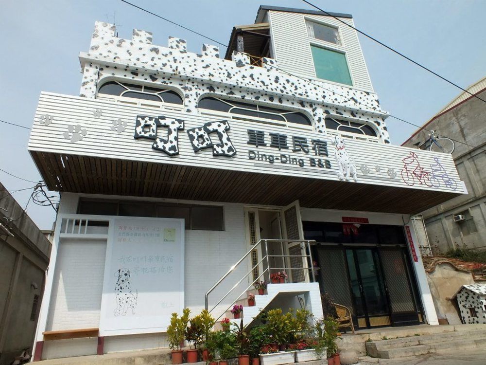 Ding Ding Homestay Цзіньху Екстер'єр фото