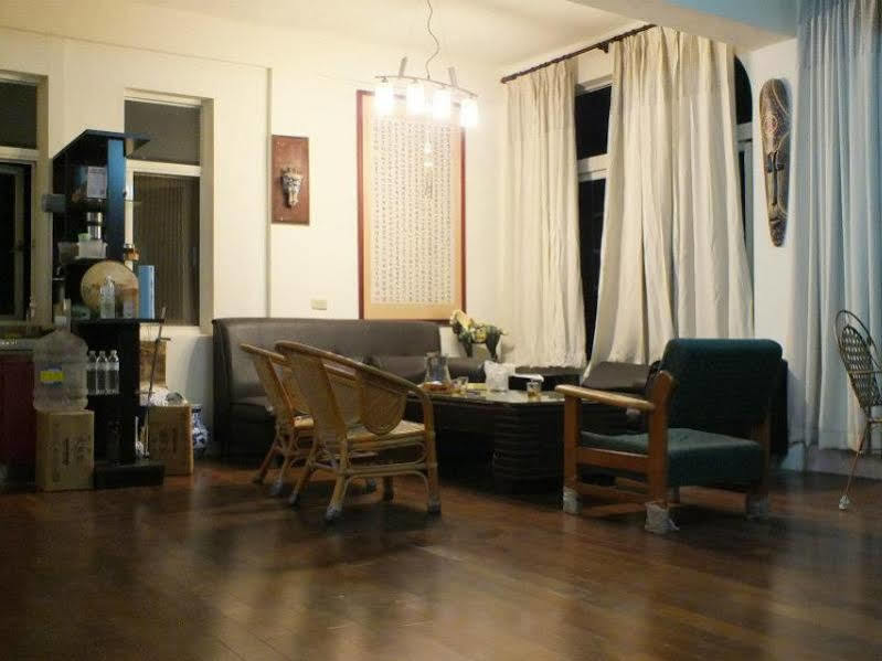 Ding Ding Homestay Цзіньху Екстер'єр фото